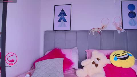 Layla online show from January 18, 2025, 4:15 am