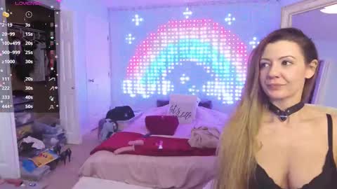 Laylaa Dreams online show from October 29, 2025, 2:14 am