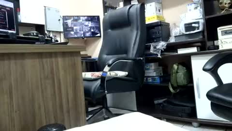kelly online show from June 27, 2026, 9:42 pm