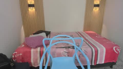 LaylaEmber online show from January 9, 2026, 1:14 pm