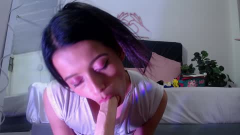 laylafoxy_tay online show from January 20, 2025, 9:35 am