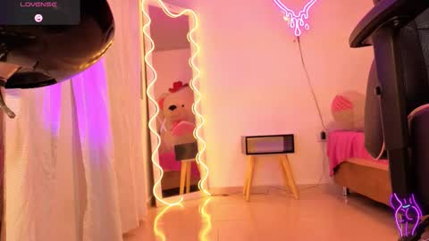 laylafoxy_tay online show from October 6, 2025, 3:15 am