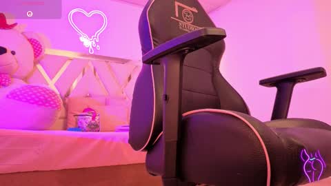 laylafoxy_tay online show from October 13, 2025, 3:06 am