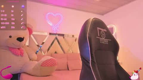 laylafoxy_tay online show from December 21, 2025, 3:02 am