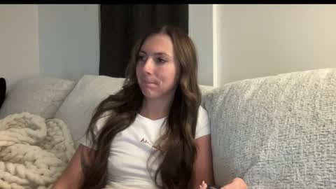 laylahlaylah1 online show from October 31, 2025, 5:25 pm