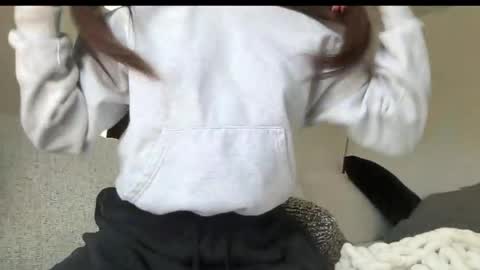 laylahlaylah1 online show from April 23, 2026, 4:09 pm