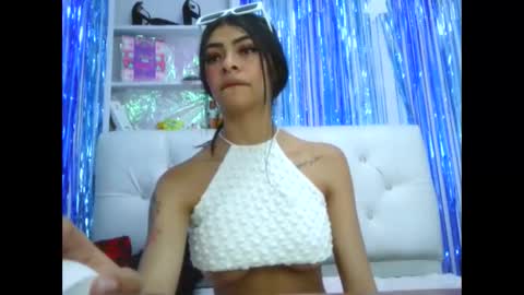 Layla online show from October 2, 2025, 4:14 pm