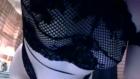 Layla Kills online show from September 28, 2025, 4:07 am