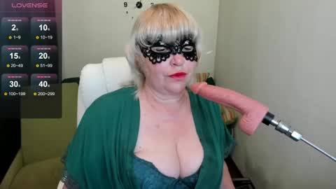 laylalaylamilf online show from May 11, 2026, 5:02 am