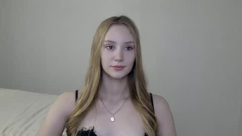 LaylaPretty001 online show from December 9, 2024, 6:23 am