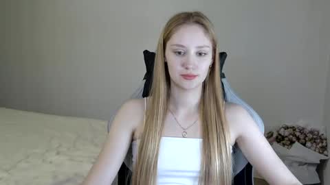 LaylaPretty001 online show from February 19, 2025, 8:44 am