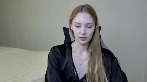 LaylaPretty001 online show from February 25, 2025, 5:30 am