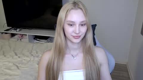 LaylaPretty001 online show from March 12, 2026, 6:19 am