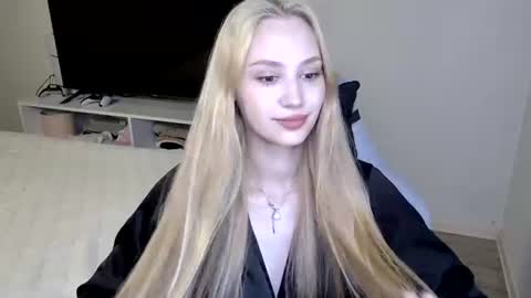 LaylaPretty001 online show from June 25, 2026, 5:12 am
