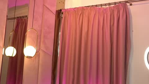 Snapshot of laylavixenn chatting on June 26, 2026, 6:40 am Layla online show from June 26, 2026, 6:40 am