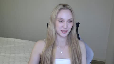 Laylla001 online show from October 6, 2025, 6:00 am