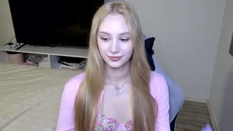 Laylla001 online show from March 13, 2026, 5:25 am