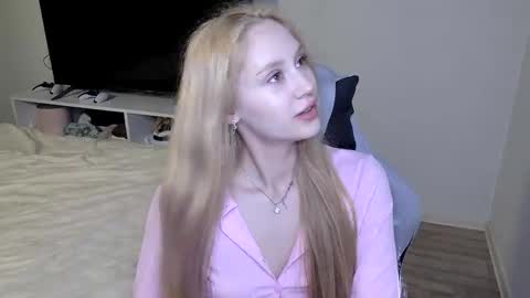 Laylla001 online show from March 31, 2026, 5:52 am