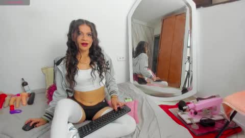 Layqueen online show from February 12, 2025, 12:27 am