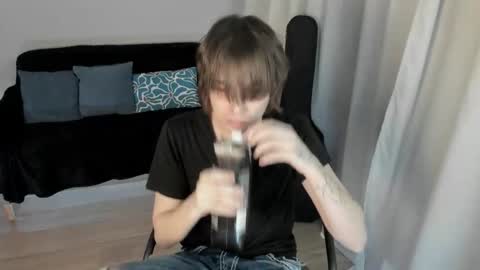 Snapshot of lazydarkknight chatting on March 23, 2026, 12:14 am Alex online show from March 23, 2026, 12:14 am