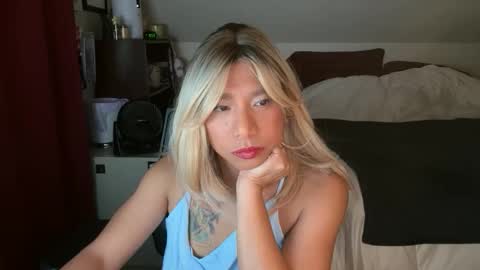 lbffemme online show from November 15, 2025, 4:54 am