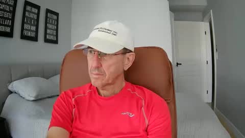 Snapshot of ldrunner2 chatting on October 6, 2025, 6:49 pm LD online show from October 6, 2025, 6:49 pm