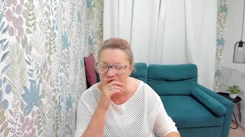 Snapshot of lea_fruit chatting on December 8, 2024, 5:07 am Lea online show from December 8, 2024, 5:07 am