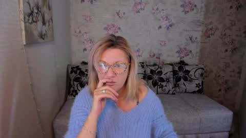 Snapshot of lea_fruit chatting on December 30, 2024, 5:04 am Lea online show from December 30, 2024, 5:04 am