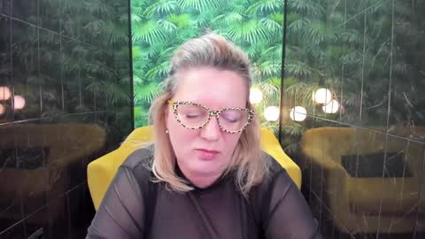 Snapshot of lea_fruit chatting on January 2, 2025, 11:09 am Lea online show from January 2, 2025, 11:09 am