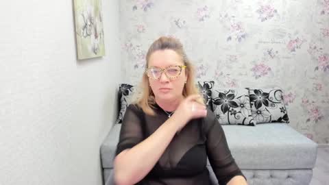 Snapshot of lea_fruit chatting on January 18, 2025, 5:20 am Lea online show from January 18, 2025, 5:20 am