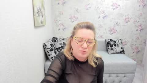 Snapshot of lea_fruit chatting on January 18, 2025, 8:31 am Lea online show from January 18, 2025, 8:31 am