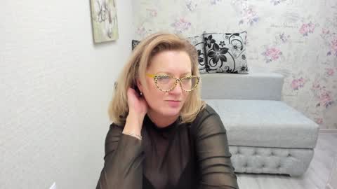 Snapshot of lea_fruit chatting on January 28, 2025, 10:23 pm Lea online show from January 28, 2025, 10:23 pm