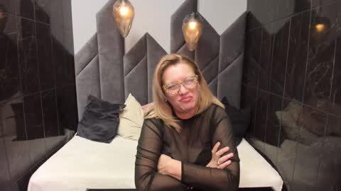 Snapshot of lea_fruit chatting on February 4, 2025, 10:34 pm Lea online show from February 4, 2025, 10:34 pm