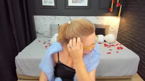 Snapshot of lea_fruit chatting on February 15, 2025, 8:33 am Lea online show from February 15, 2025, 8:33 am