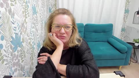 Snapshot of lea_fruit chatting on March 8, 2025, 11:48 am Lea online show from March 8, 2025, 11:48 am