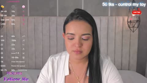 Snapshot of lea_gray chatting on January 10, 2025, 6:49 pm    online show from January 10, 2025, 6:49 pm