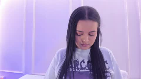 Snapshot of lea_gray chatting on March 9, 2025, 5:17 pm    online show from March 9, 2025, 5:17 pm