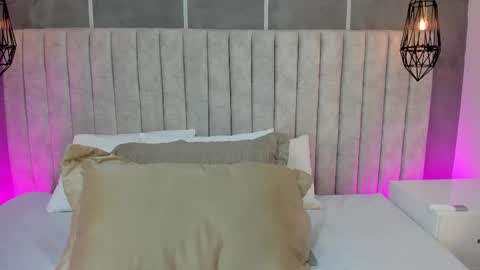 Snapshot of lea_gray chatting on October 24, 2025, 6:37 pm    online show from October 24, 2025, 6:37 pm