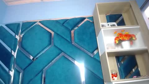 lea sewwtly online show from September 20, 2025, 1:23 pm