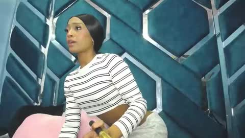 lea sewwtly online show from October 17, 2025, 1:25 pm