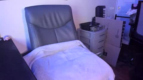 Leafy online show from December 4, 2025, 3:38 am