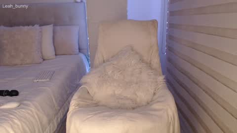 Snapshot of leah_bunny chatting on December 27, 2024, 9:28 am Leah online show from December 27, 2024, 9:28 am