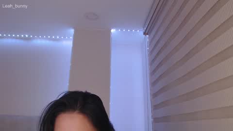 Snapshot of leah_bunny chatting on January 17, 2025, 10:22 am Leah online show from January 17, 2025, 10:22 am