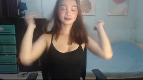 leah_fucker online show from June 17, 2026, 10:43 pm
