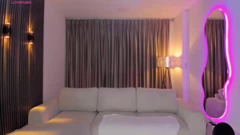 Leah  Greyy online show from May 5, 2026, 11:07 am