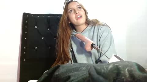 Snapshot of leah_moon11 chatting on July 3, 2026, 7:26 am leah_moon11 online show from July 3, 2026, 7:26 am