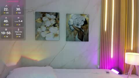 Snapshot of leah_naughty4u chatting on April 5, 2026, 3:04 am LEAH online show from April 5, 2026, 3:04 am