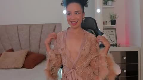 leahaltomm online show from October 16, 2025, 7:59 pm