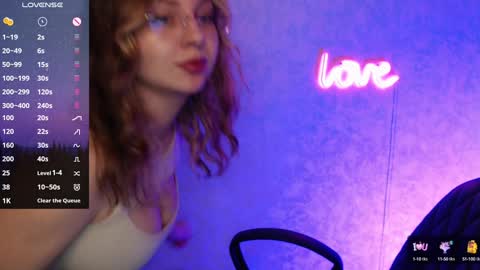 Leah Barton online show from January 18, 2025, 2:12 pm
