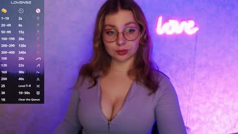 Leah Barton online show from March 7, 2025, 2:23 pm